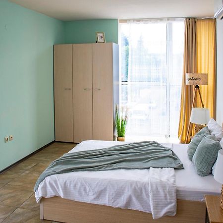 Апартамент Flame Pantai Sunny Luaran gambar